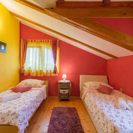 Quaint Holiday In With Garden Dom wakacyjny Brisevo